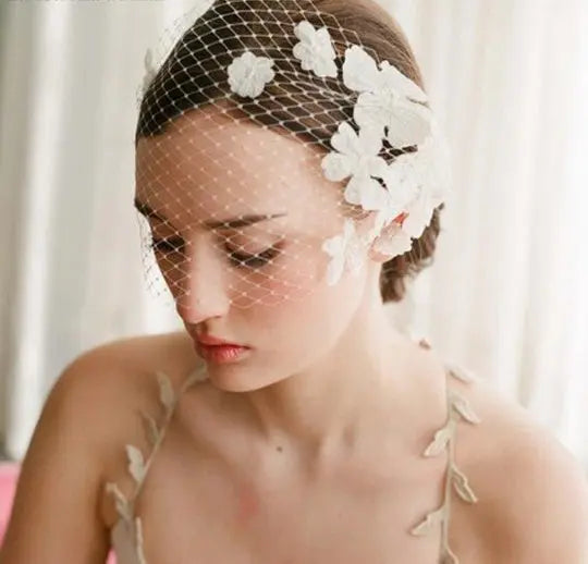 Hand-Sewn Hair Comb Flowers Bridal Veil | Elegant hair comb - Nuriyya Bridal Accessories LLC